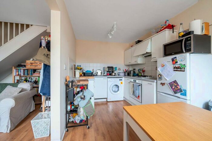 2 Bedroom Semi-Detached House To Rent In Maybury Hill, Woking, GU22