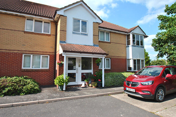 1 Bedroom Apartment To Rent In Chestnut Court, Hitchin, SG5