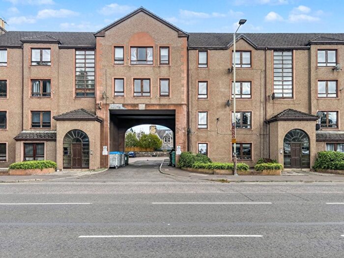 2 Bedroom Flat For Sale In Dunkeld Road, Perth, PH1