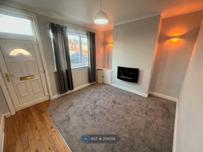 4 Bedroom Terraced House To Rent In Grafton Street, Castleford, WF10