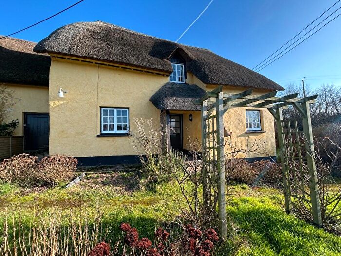 3 Bedroom Semi-Detached House To Rent In Hollishead, EX5