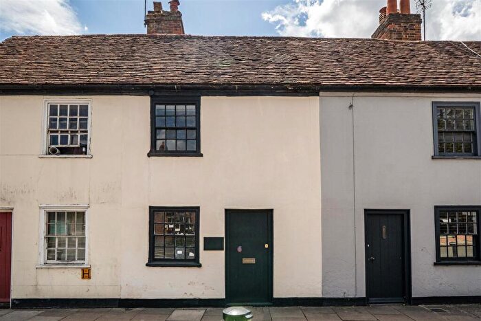 2 Bedroom Terraced House To Rent In Broad Street, Wokingham, RG40