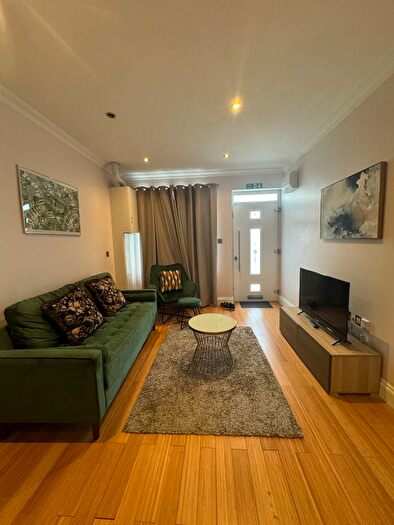 3 Bedroom Terraced House To Rent In Abingdon Road, London, SW16