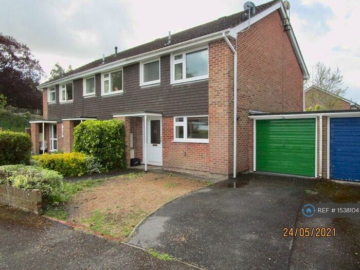 3 Bedroom Semi-Detached House To Rent In Kingsfield, Ringwood, BH24