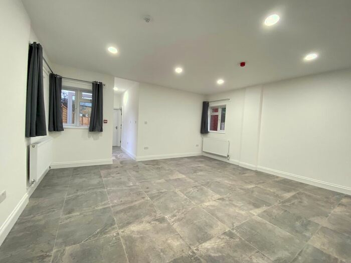 3 Bedroom Flat To Rent In Balnacraig Avenue, London, NW10