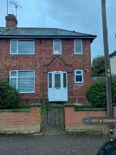 3 Bedroom Semi-Detached House To Rent In Stevenson Street, Northampton, NN4