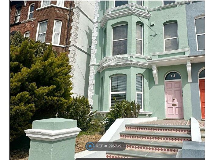 2 Bedroom Flat To Rent In Priory Avenue, Hastings, TN34
