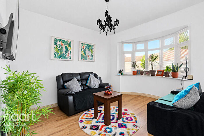 2 Bedroom Semi-Detached Bungalow For Sale In St Ives Road, Leicester, LE4