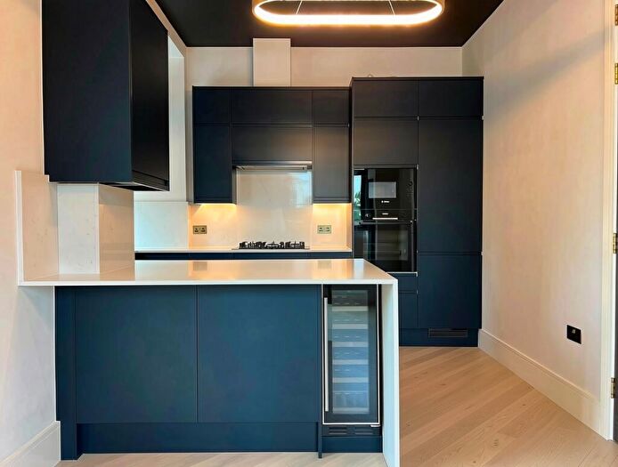 1 Bedroom Flat To Rent In Arka House, High Road, Whetstone, Barnet, London, N20