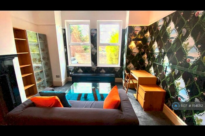 Studio To Rent In Burton Road, Manchester, M20