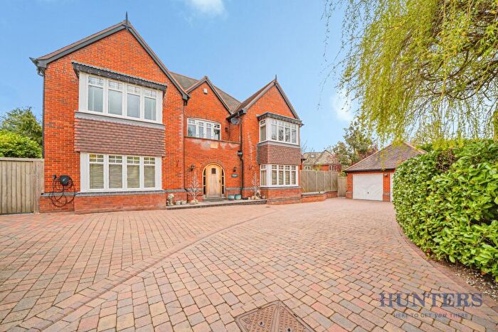 6 Bedroom Detached House To Rent In The Copse, Dorridge, Solihull, B93