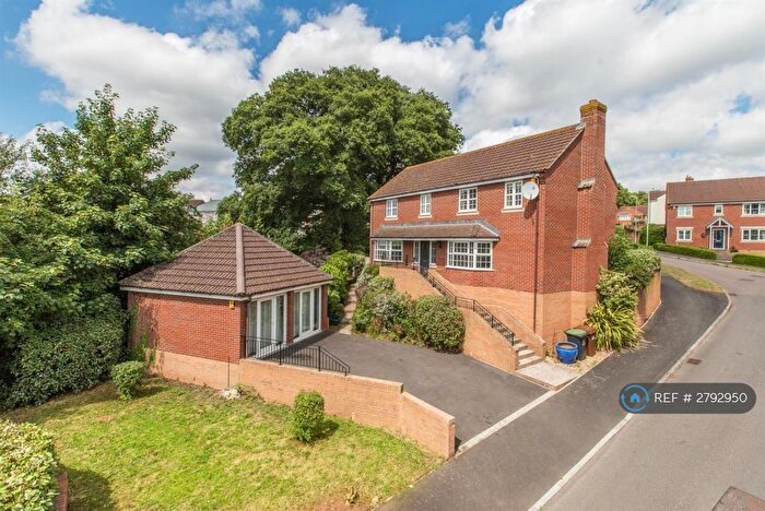 4 Bedroom Detached House To Rent In Southfield Drive, Crediton, EX17