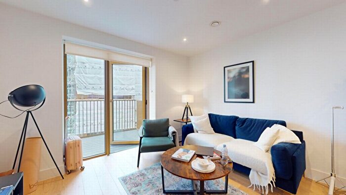 1 Bedroom Flat For Sale In Hive House, Verdo, Kew Bridge, Brentford, TW8