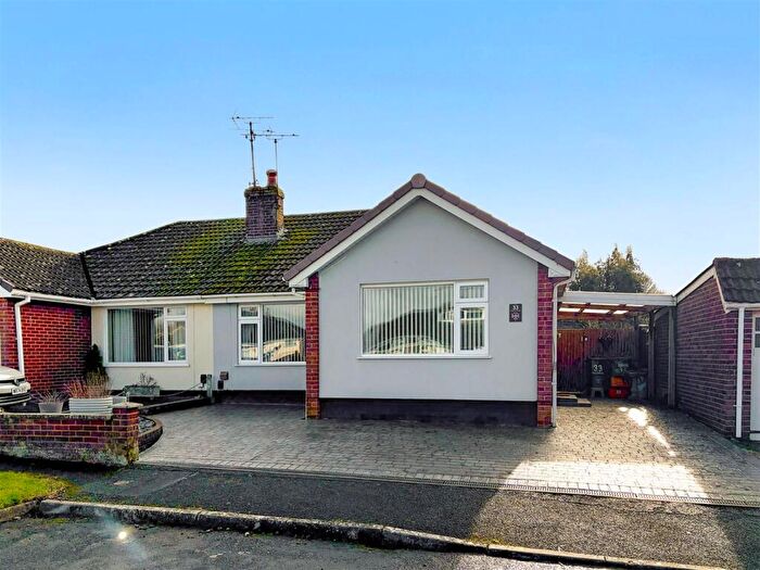 3 Bedroom Semi-Detached Bungalow For Sale In Summerhouse Road, Wroughton, Swindon, SN4