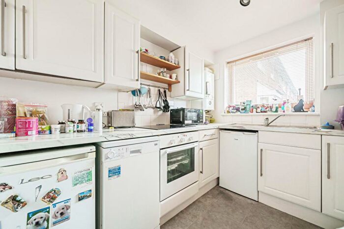 1 Bedroom Flat For Sale In East Barnet Village, Barnet, EN4