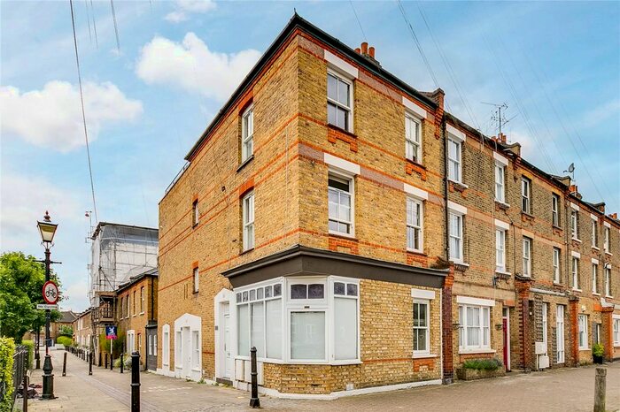 1 Bedroom Flat To Rent In Lacy Road, Putney, London SW15