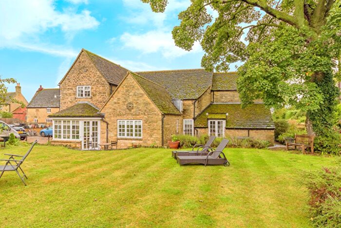 5 Bedroom Detached House For Sale In Station Road, Barnack, Stamford, PE9