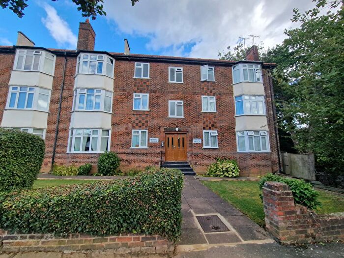 2 Bedroom Flat To Rent In Brook Avenue, Edgware, HA8