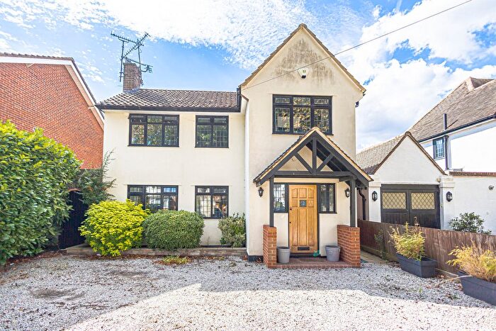 4 Bedroom Detached House For Sale In Daines Way, Southend-On-Sea, SS1