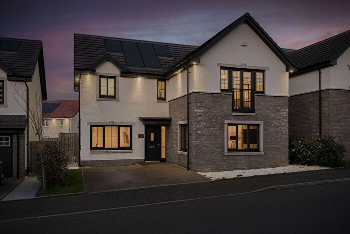 4 Bedroom Detached House For Sale In West Kip Walk, Livingston, EH54