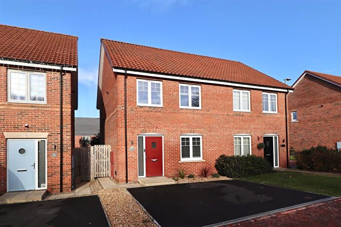3 Bedroom Semi-Detached House For Sale In Furlands Grove, Stamford Bridge, YO41