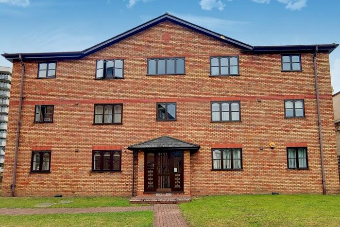 1 Bedroom Flat To Rent In The Grange, Avenue Road, London, W3