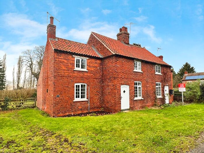 3 Bedroom Semi-Detached House To Rent In Sandbeck Cottages, Stragglethorpe, Grantham, LN5
