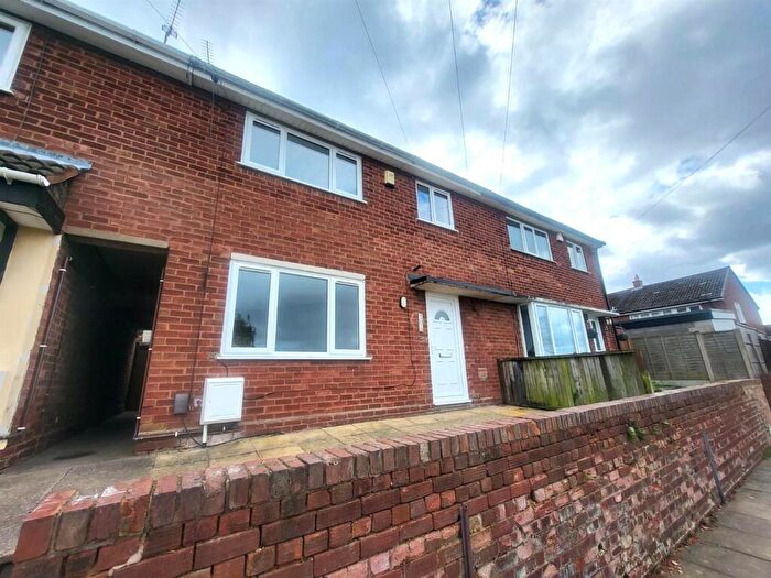 3 Bedroom Terraced House To Rent In , Central Drive Dudley, DY3