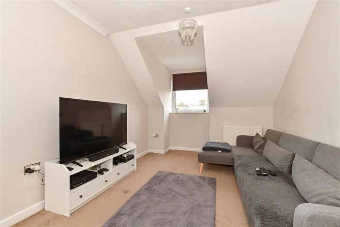 1 Bedroom Flat For Sale In Farningham Road, Crowborough, East Sussex, TN6