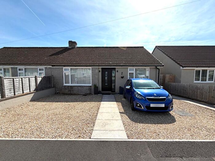3 Bedroom House For Sale In Leigh Furlong Road, Street, BA16