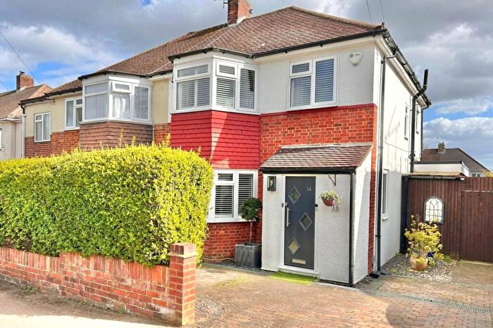 3 Bedroom End Of Terrace House For Sale In Gillian Avenue, Aldershot, Hampshire, GU12
