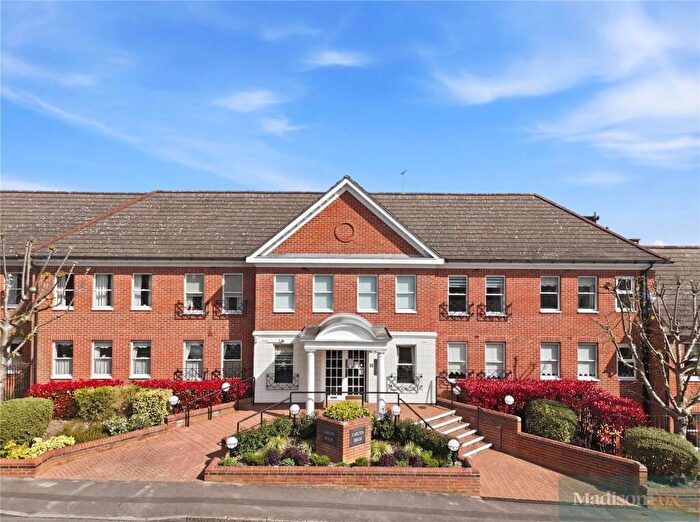 1 Bedroom Apartment For Sale In Algers Road, Loughton, Essex, IG10