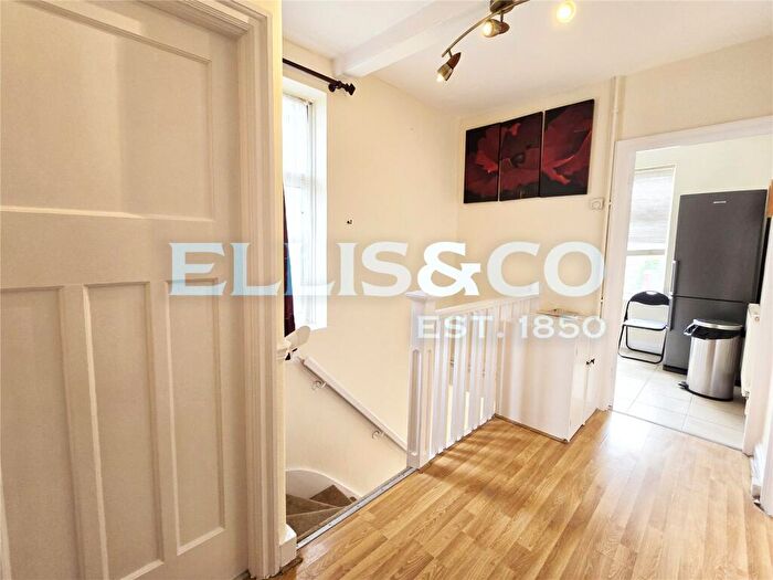 1 Bedroom Maisonette To Rent In Beechwood Avenue, Harrow, HA2