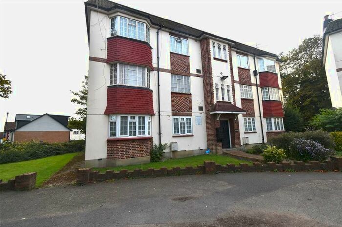2 Bedroom Flat To Rent In Chinbrook Crescent, London, SE12