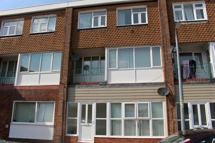 2 Bedroom Flat To Rent In The Quadrant, Houghton Regis, Dunstable LU5