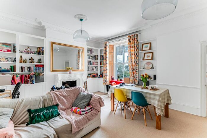 2 Bedroom Apartment To Rent In Gloucester Avenue, Primrose Hill, NW1