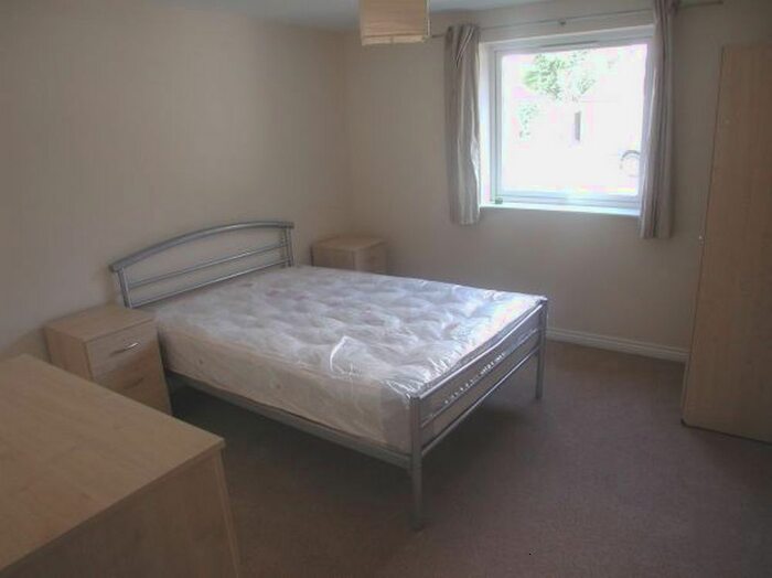 2 Bedroom Flat To Rent In Celsus Grove, Swindon, Wiltshire SN1