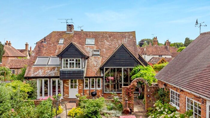 4 Bedroom House For Sale In High Street, Odiham, Hook, Hampshire, RG29
