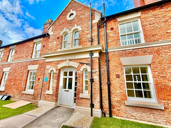 2 Bedroom Flat For Sale In Vicar Street, Sedgley, Dudley, DY3