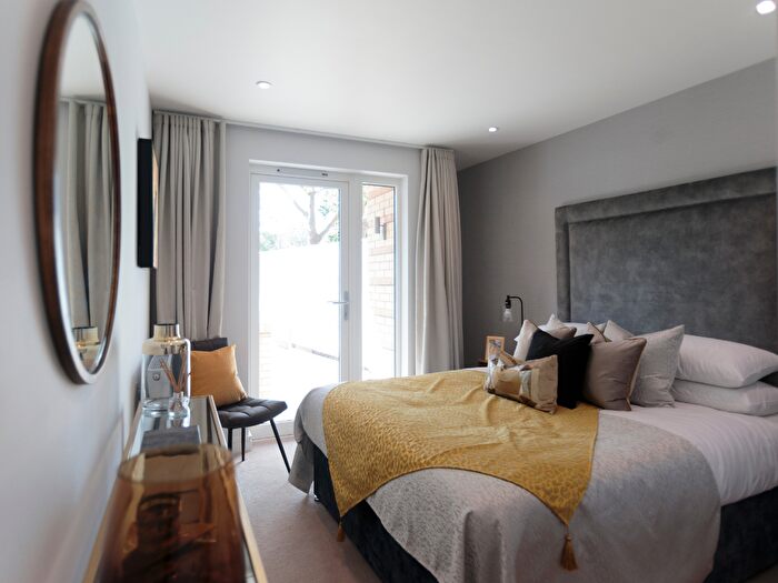 1 Bedroom Flat For Sale In Mullins Place, London, SW4