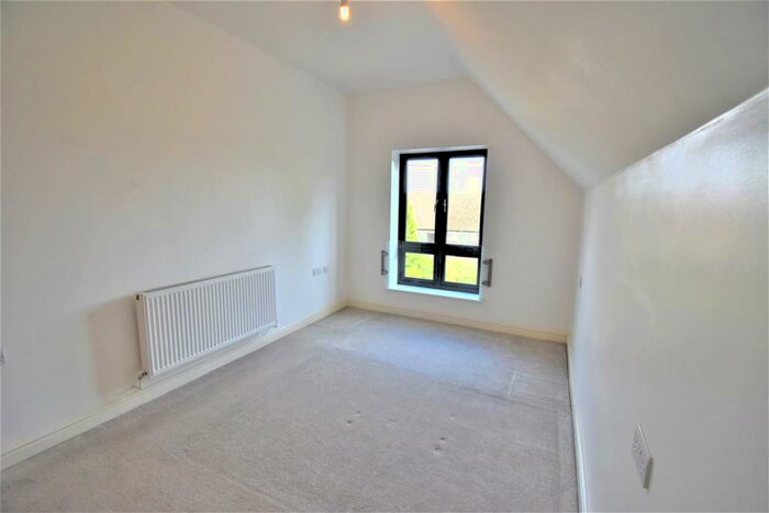 1 Bedroom Flat To Rent In Norfolk Road, Maidenhead, SL6