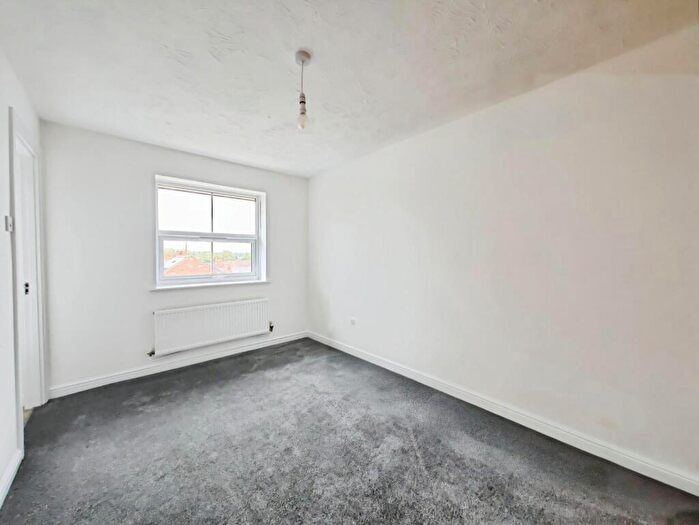 3 Bedroom Terraced House For Sale In Elm Park, Reading, RG30