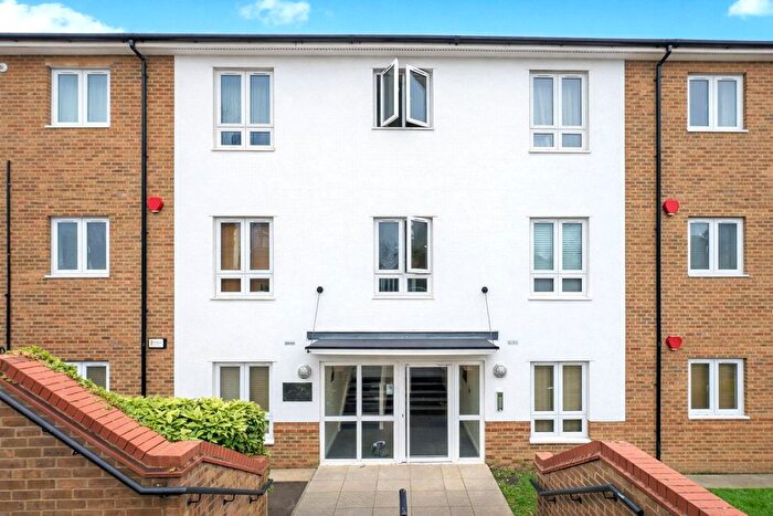 2 Bedroom Flat To Rent In Rickmansworth Road, Watford, Hertfordshire, WD18