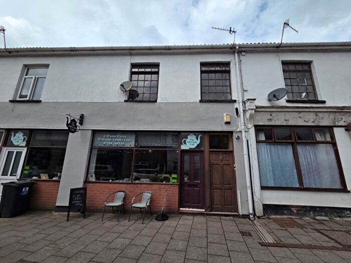 2 Bedroom Flat To Rent In A Prices Row, Abercarn, NP11