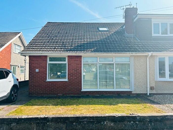 3 Bedroom Bungalow To Rent In Bredenbury Gardens, Porthcawl, CF36