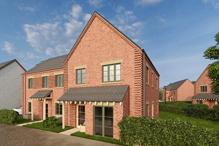 4 Bedroom Semi-Detached House For Sale In Matlock Road, DE55