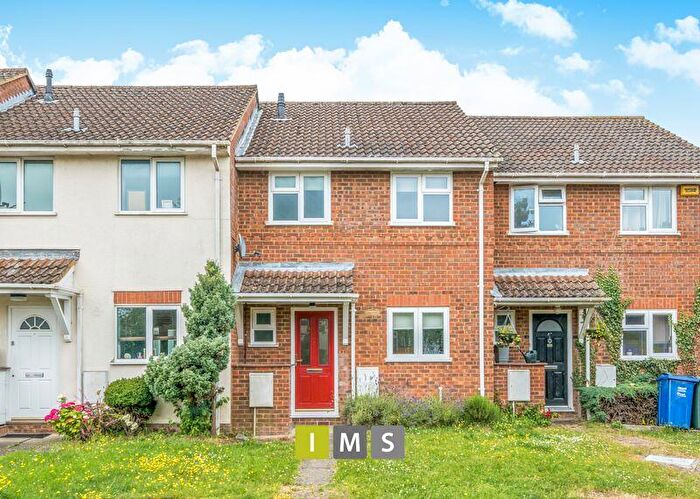 3 Bedroom Terraced House To Rent In Kingfisher Way, Bicester, OX26