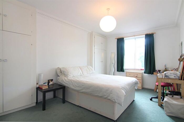 1 Bedroom Flat To Rent In Millbrooke Court, Keswick Road, SW15