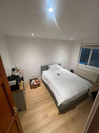 1 Bedroom Semi-Detached House To Rent In Viney Bank, Croydon, CR0