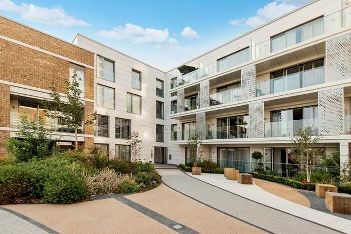 2 Bedroom Flat To Rent In Acton Walk, London, N20